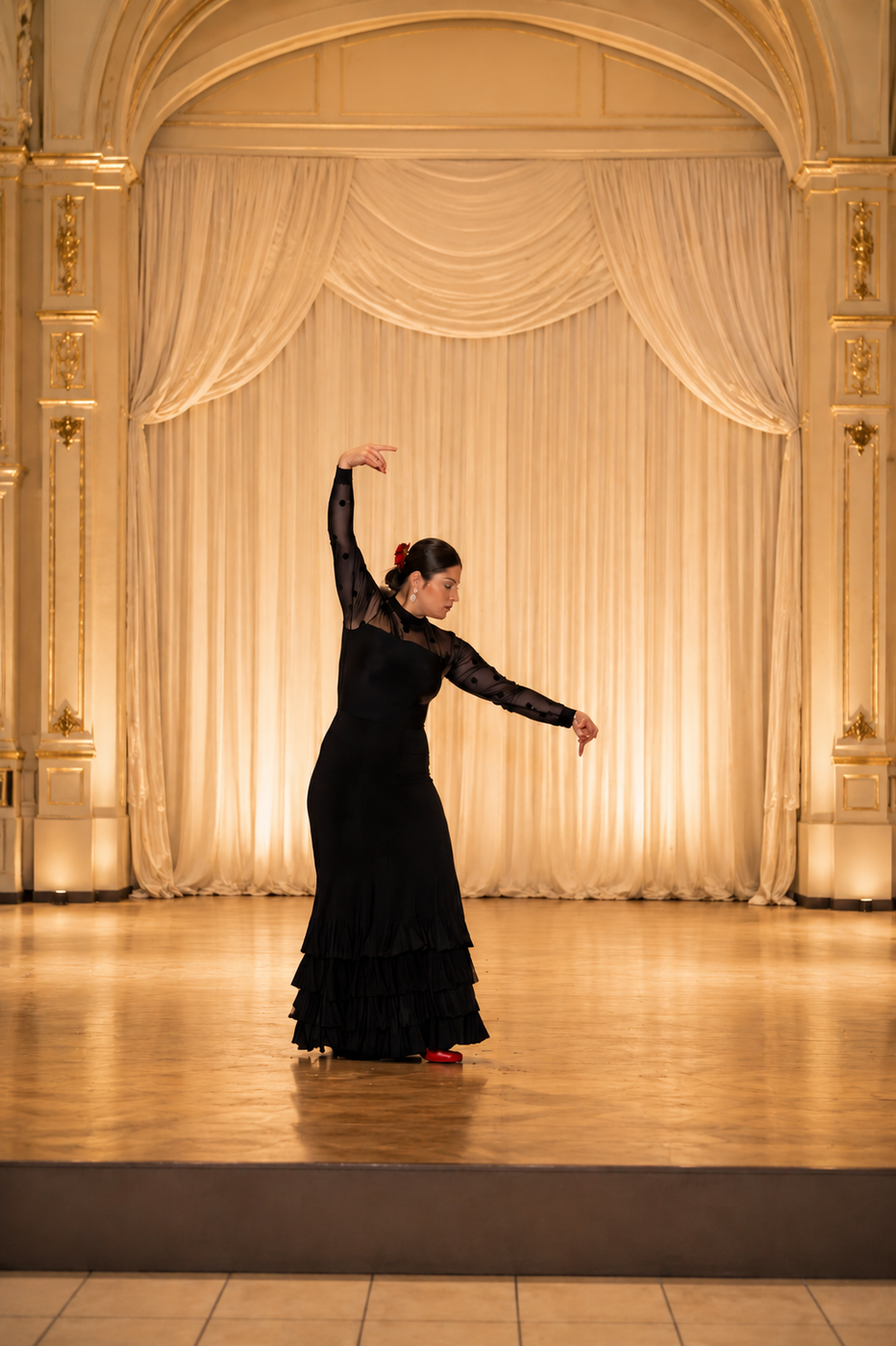 Mia flamenco pose